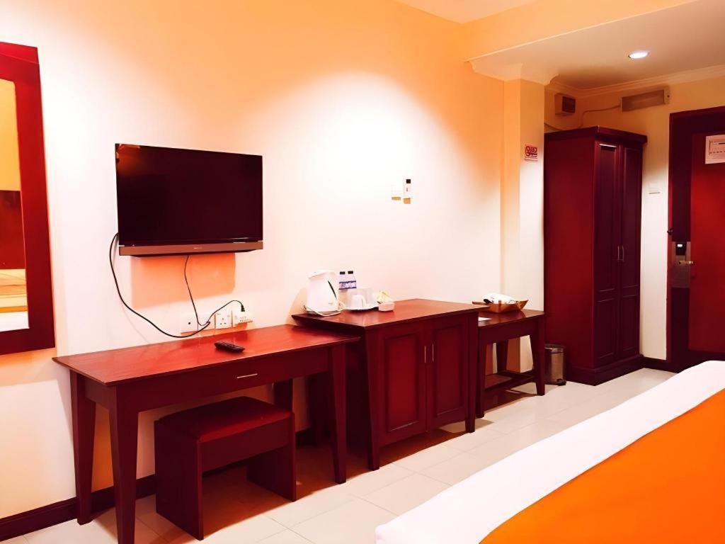 Hotel Dynasty Tarakan Exterior foto
