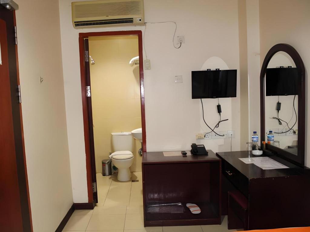 Hotel Dynasty Tarakan Exterior foto